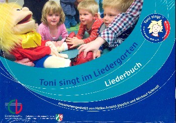Toni singt im Liedergarten